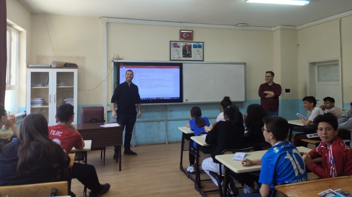 Öğretmenlerimizden Şuhut Fatih Ortaokuluna Ziyaret